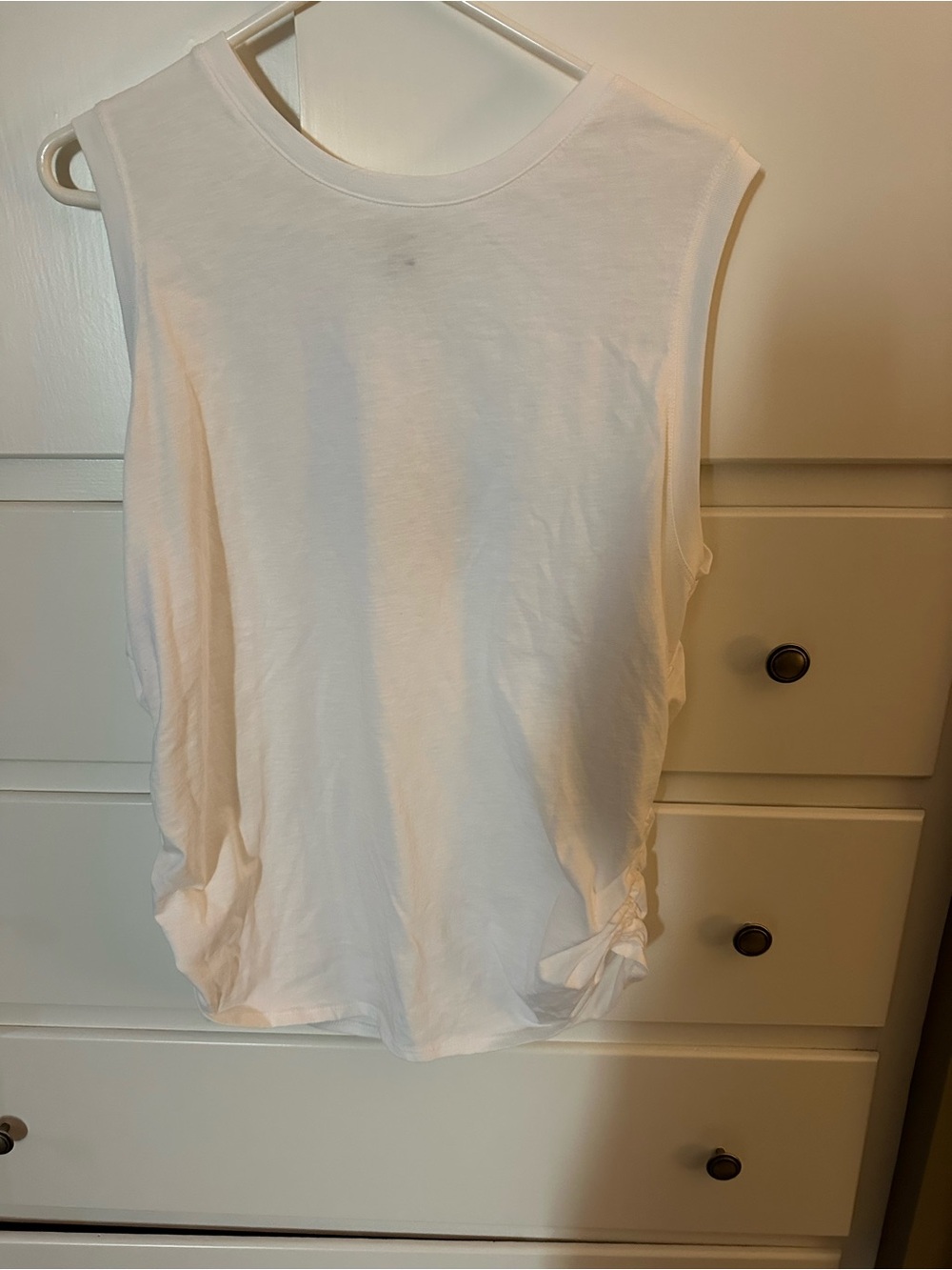 Universal Thread White Crewneck Sleeveless T-Shirt